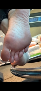 Kyle Unfug feet photo thumbnail