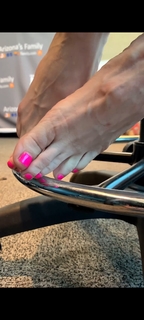 Kyle Unfug feet photo thumbnail