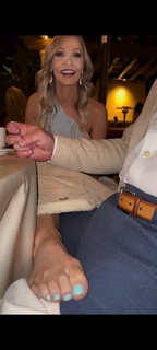 Kyle Unfug feet photo thumbnail