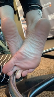 Kyle Unfug feet photo thumbnail