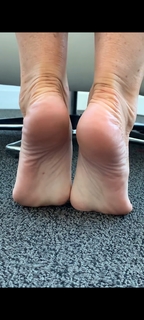 Kyle Unfug feet photo thumbnail