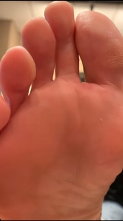 Kyle Unfug feet photo thumbnail