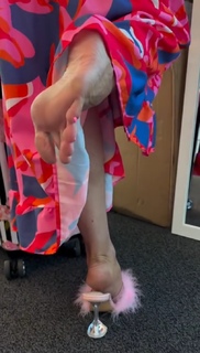 Kyle Unfug feet photo thumbnail