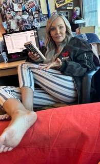 Kyle Unfug feet photo thumbnail