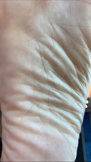 Kyle Unfug feet photo thumbnail