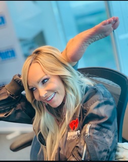 Kyle Unfug feet photo thumbnail