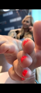 Kyle Unfug feet photo thumbnail