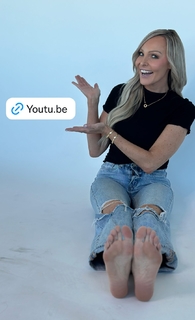 Kyle Unfug feet photo thumbnail