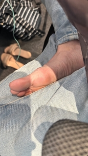 Kyle Unfug feet photo thumbnail