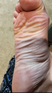 Kyle Unfug feet photo thumbnail