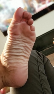 Kyle Unfug feet photo thumbnail