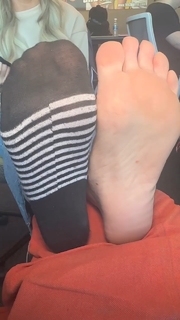 Kyle Unfug feet photo thumbnail