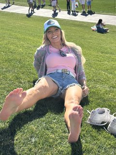 Kyle Unfug feet photo thumbnail