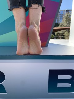 Kyle Unfug feet photo thumbnail