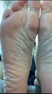Kyle Unfug feet photo thumbnail