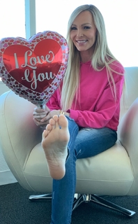 Kyle Unfug feet photo thumbnail