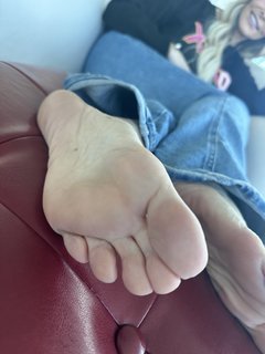 Kyle Unfug feet photo thumbnail