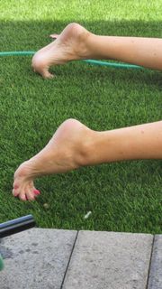 Kyle Unfug feet photo thumbnail