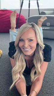 Kyle Unfug feet photo thumbnail