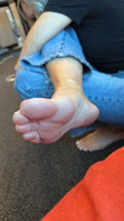 Kyle Unfug feet photo thumbnail
