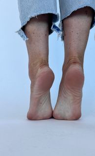 Kyle Unfug feet photo thumbnail