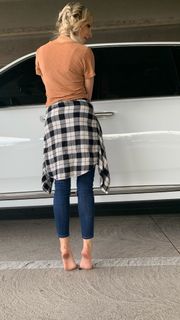 Kyle Unfug feet photo thumbnail