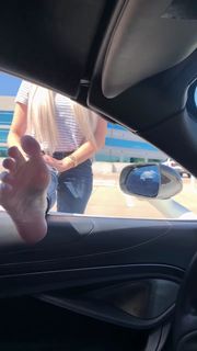 Kyle Unfug feet photo thumbnail