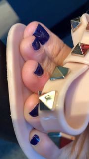 Kyle Unfug feet photo thumbnail