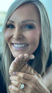 Kyle Unfug feet photo thumbnail