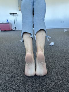 Kyle Unfug feet photo thumbnail
