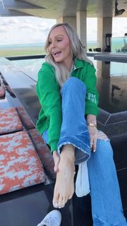 Kyle Unfug feet photo thumbnail