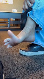 Kyle Unfug feet photo 1