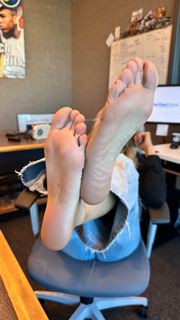 Kyle Unfug feet photo 3