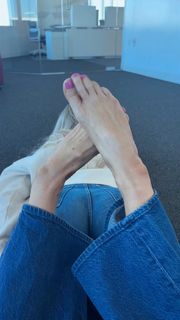 Kyle Unfug feet photo 12