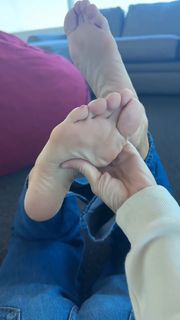 Kyle Unfug feet photo 17