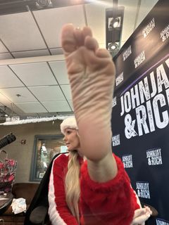 Kyle Unfug feet photo 5