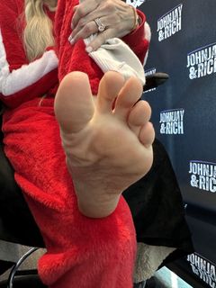 Kyle Unfug feet photo 3