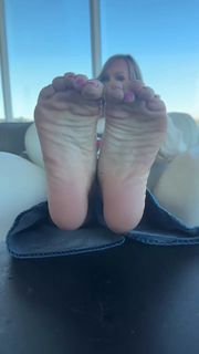 Kyle Unfug feet photo 7