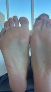 Kyle Unfug feet photo 5