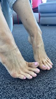 Kyle Unfug feet photo 1