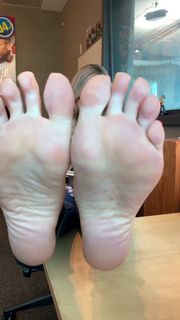 Kyle Unfug feet photo 8