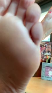 Kyle Unfug feet photo 3