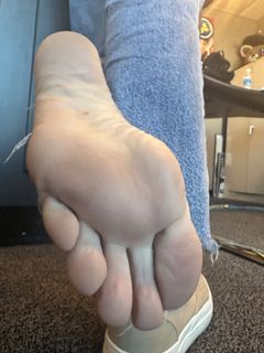Kyle Unfug feet photo 19