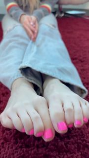Kyle Unfug feet photo 2