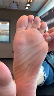 Kyle Unfug feet photo 15