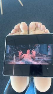 Kyle Unfug feet photo 14