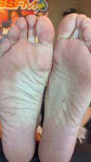Kyle Unfug feet photo 20