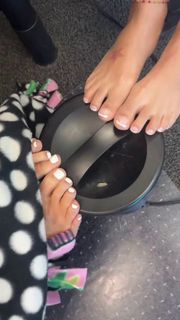 Kyle Unfug feet photo 18