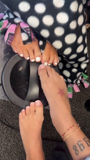 Kyle Unfug feet photo 17