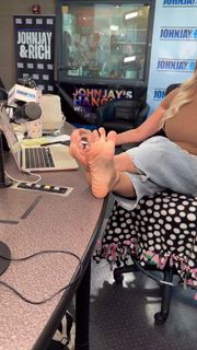 Kyle Unfug feet photo 1